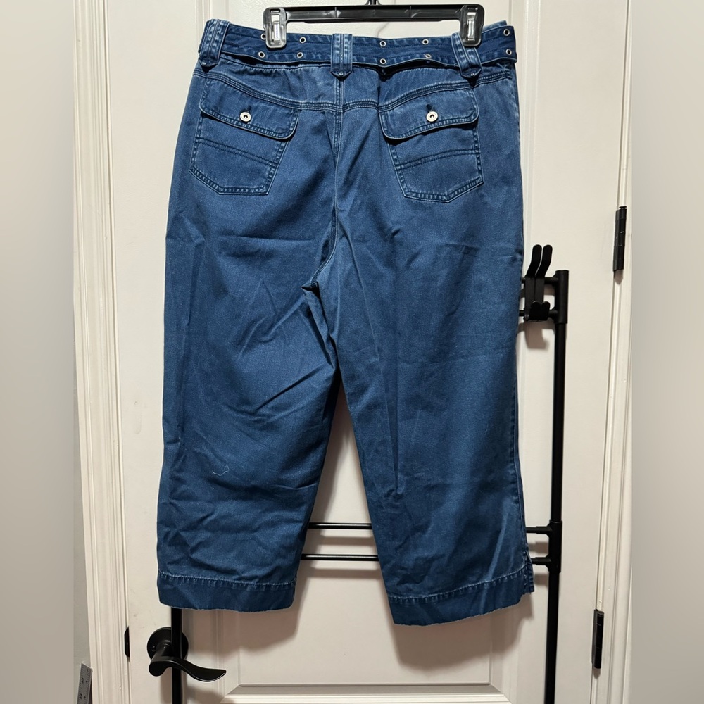Liz Claiborne Audra women’s size 14 Capri blue Jean pants with belt. - Picture 4 of 7
